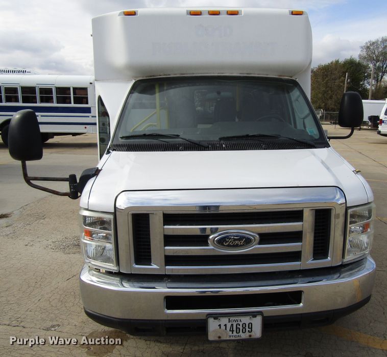 image for item GQ9198 2009 Ford E450  shuttle bus