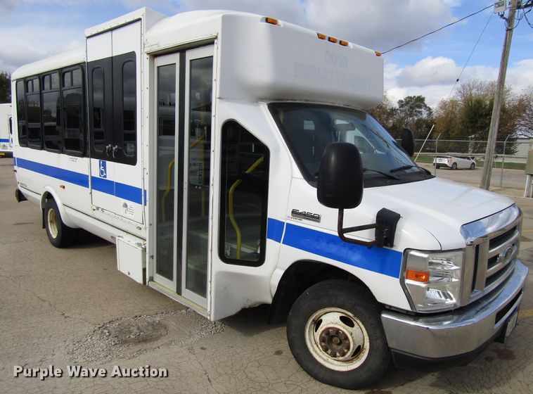 image for item GQ9198 2009 Ford E450  shuttle bus