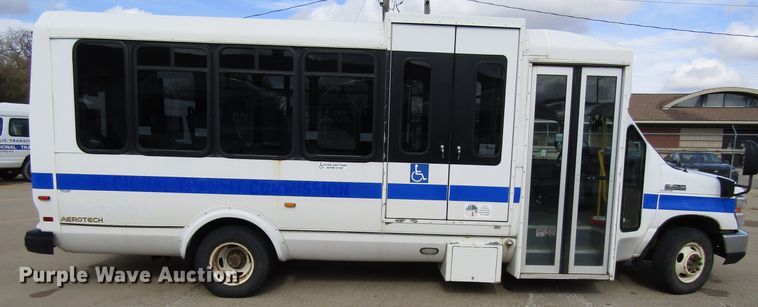 image for item GQ9198 2009 Ford E450  shuttle bus