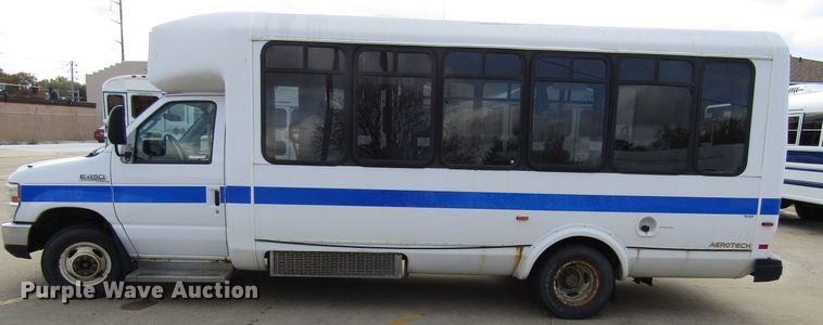 image for item GQ9198 2009 Ford E450  shuttle bus