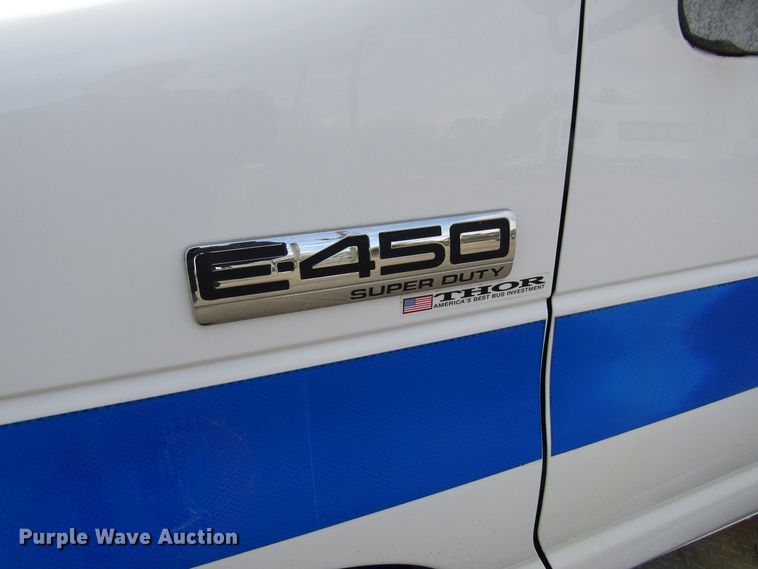 image for item GQ9198 2009 Ford E450  shuttle bus