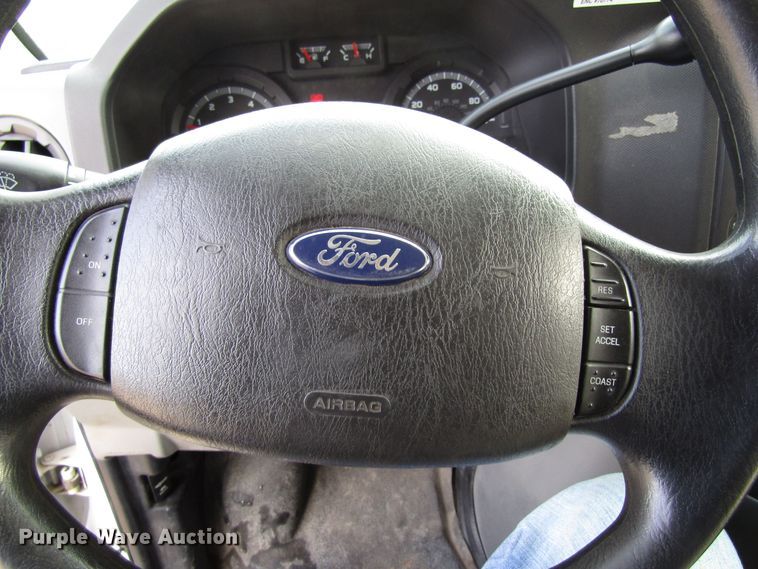 image for item GQ9198 2009 Ford E450  shuttle bus