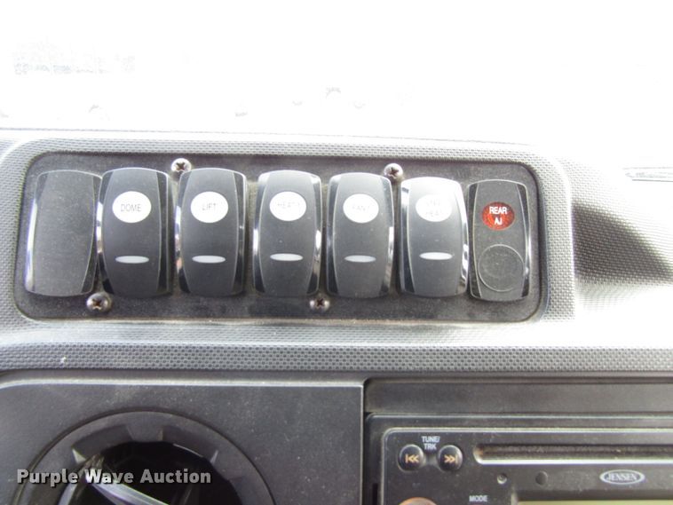 image for item GQ9198 2009 Ford E450  shuttle bus