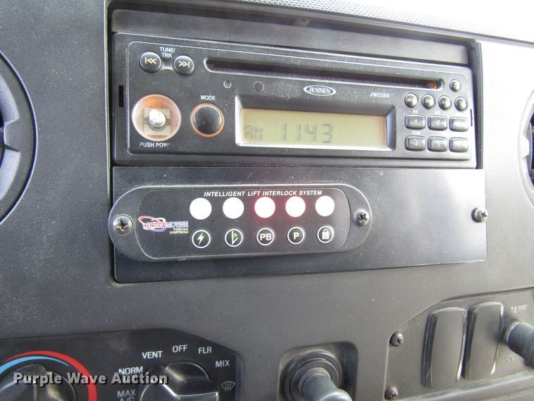 image for item GQ9198 2009 Ford E450  shuttle bus