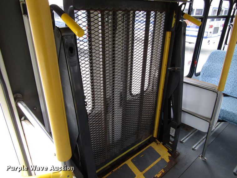 image for item GQ9198 2009 Ford E450  shuttle bus