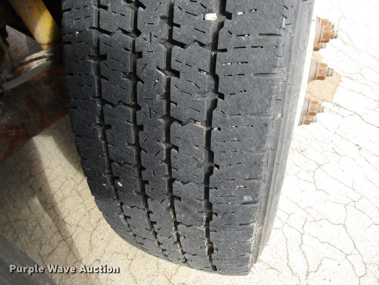 image for item GQ9198 2009 Ford E450  shuttle bus