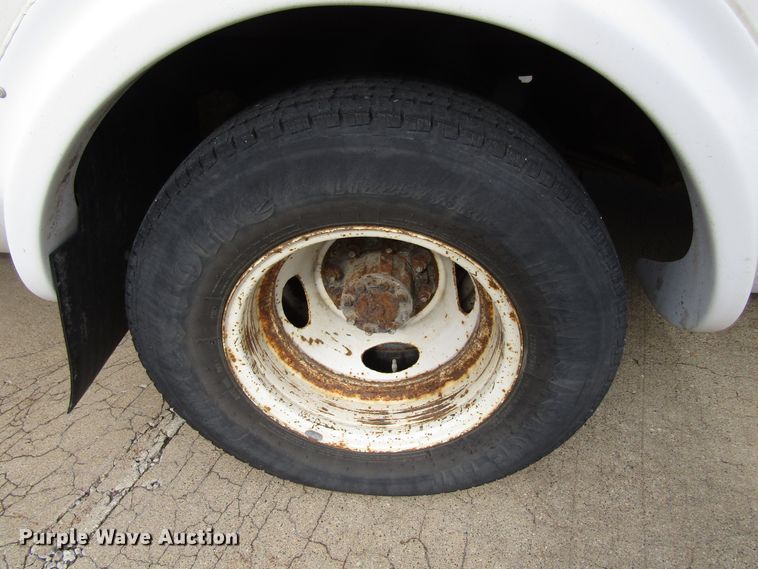 image for item GQ9198 2009 Ford E450  shuttle bus