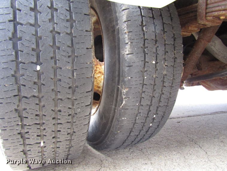 image for item GQ9198 2009 Ford E450  shuttle bus