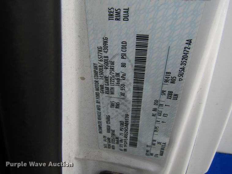 image for item GQ9198 2009 Ford E450  shuttle bus