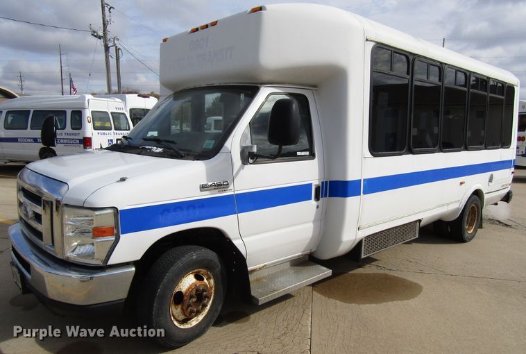 image for item GQ9199 2009 Ford E450  shuttle bus