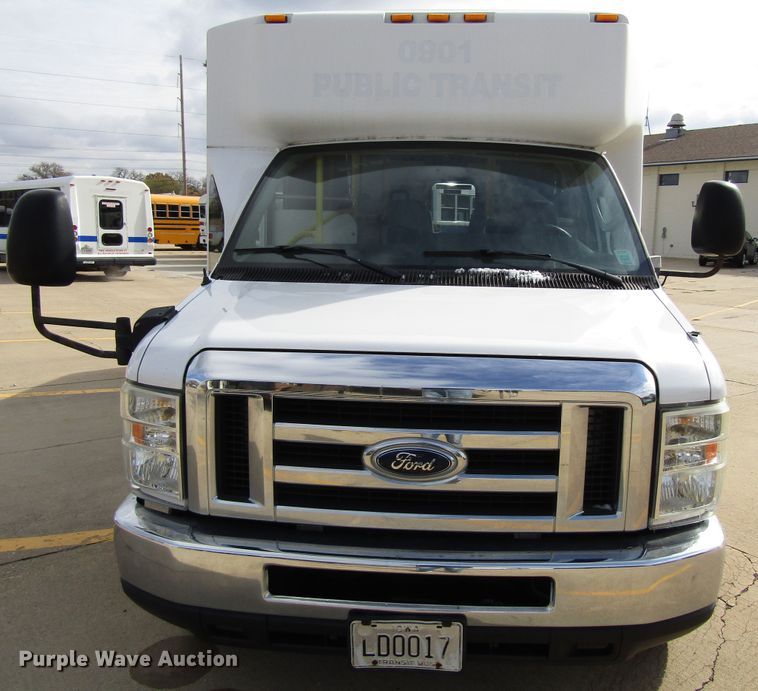image for item GQ9199 2009 Ford E450  shuttle bus