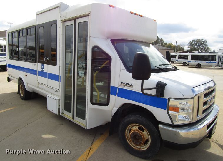 image for item GQ9199 2009 Ford E450  shuttle bus