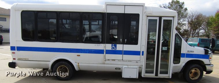 image for item GQ9199 2009 Ford E450  shuttle bus