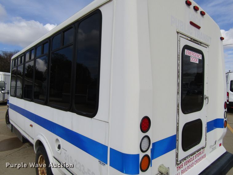 image for item GQ9199 2009 Ford E450  shuttle bus
