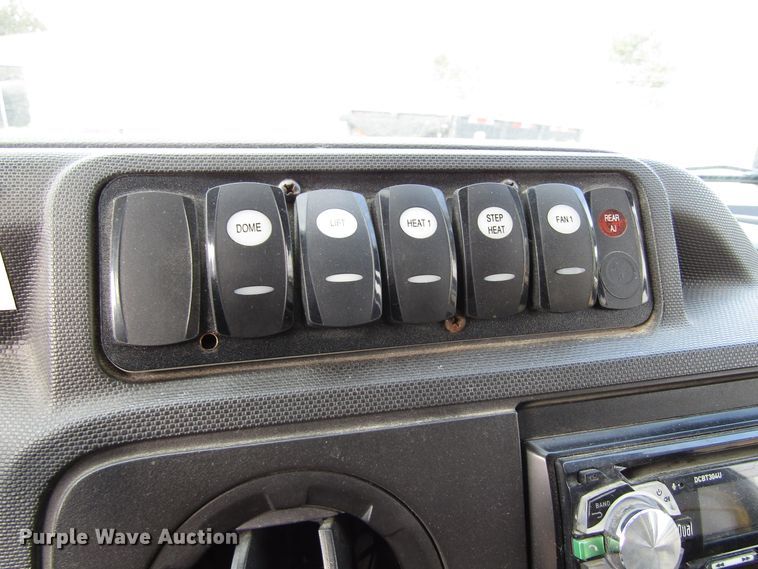 image for item GQ9199 2009 Ford E450  shuttle bus