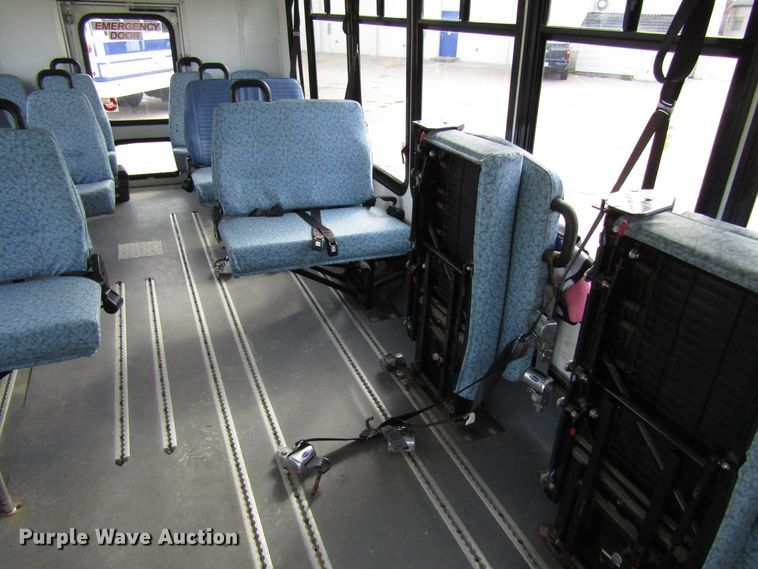 image for item GQ9199 2009 Ford E450  shuttle bus