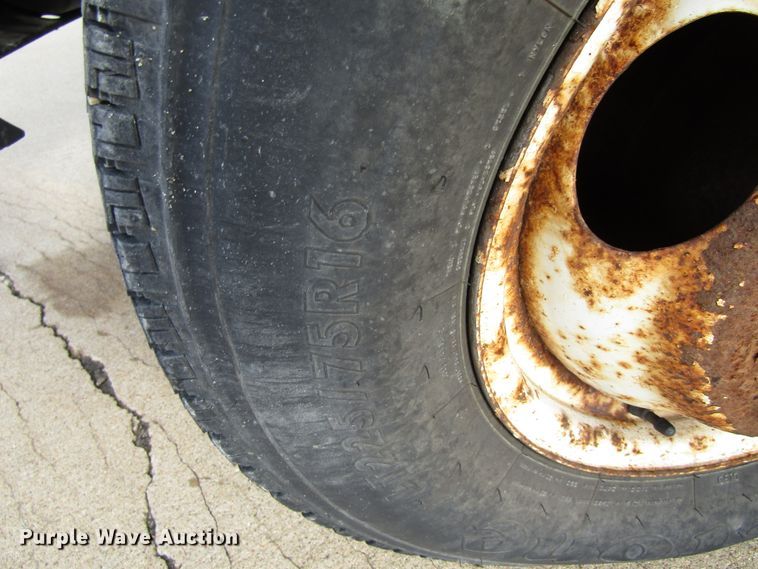 image for item GQ9199 2009 Ford E450  shuttle bus