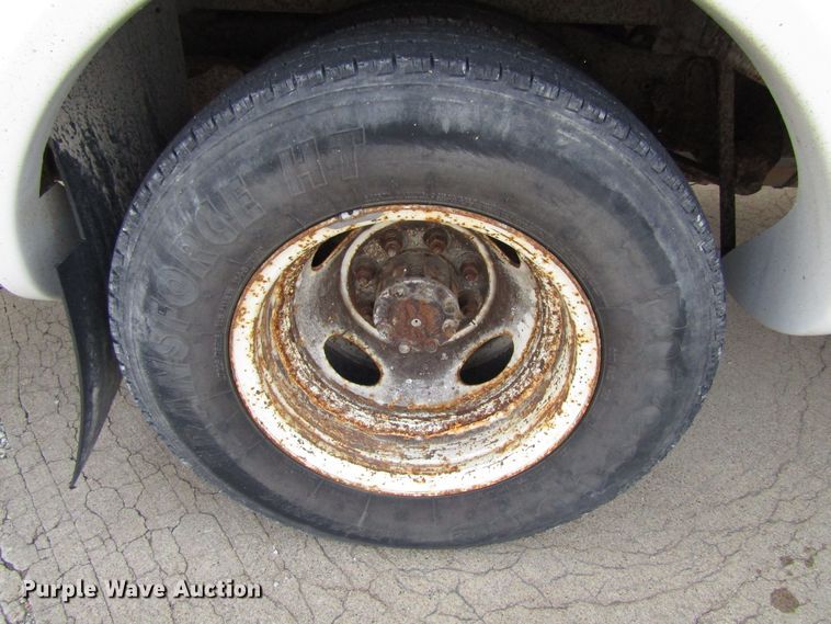 image for item GQ9199 2009 Ford E450  shuttle bus