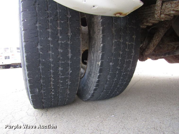 image for item GQ9199 2009 Ford E450  shuttle bus