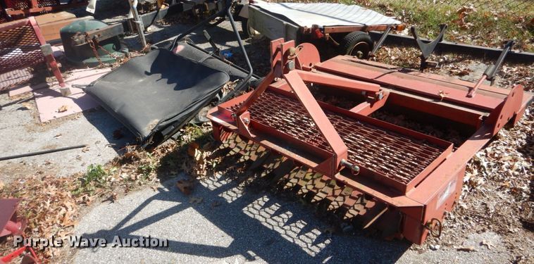 image for item GR9963 Lawn and garden equipment