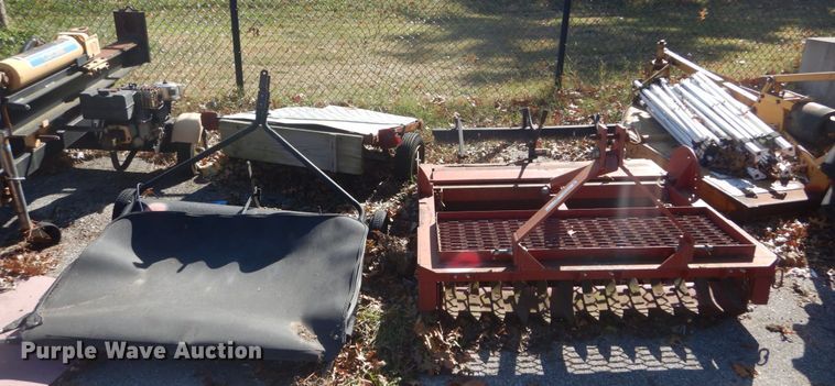 image for item GR9963 Lawn and garden equipment