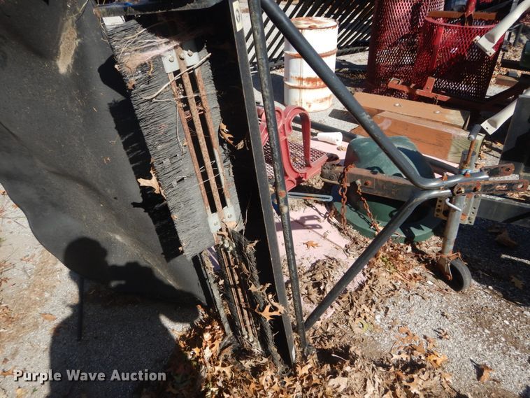 image for item GR9963 Lawn and garden equipment