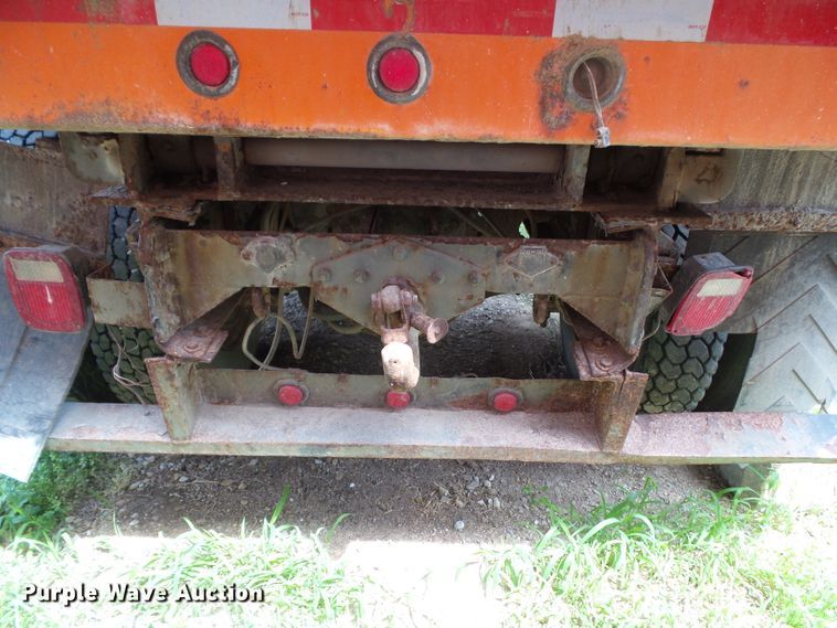 image for item GX9155 1995 International 4700  dump truck