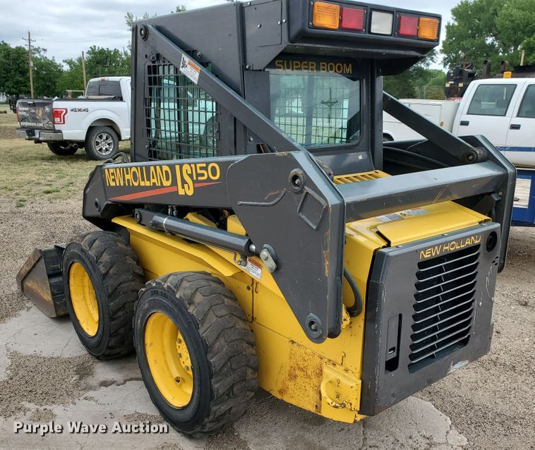 image for item H1751 2003 New Holland LS150  skid steer loader