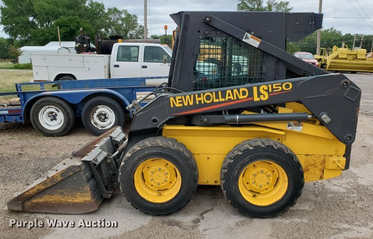 image for item H1751 2003 New Holland LS150  skid steer loader