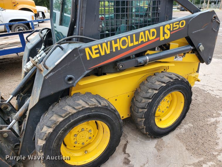 image for item H1751 2003 New Holland LS150  skid steer loader