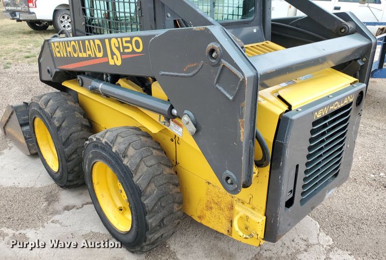 image for item H1751 2003 New Holland LS150  skid steer loader