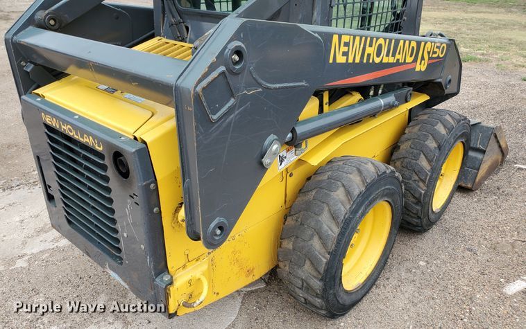 image for item H1751 2003 New Holland LS150  skid steer loader