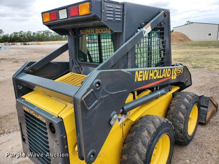 image for item H1751 2003 New Holland LS150  skid steer loader