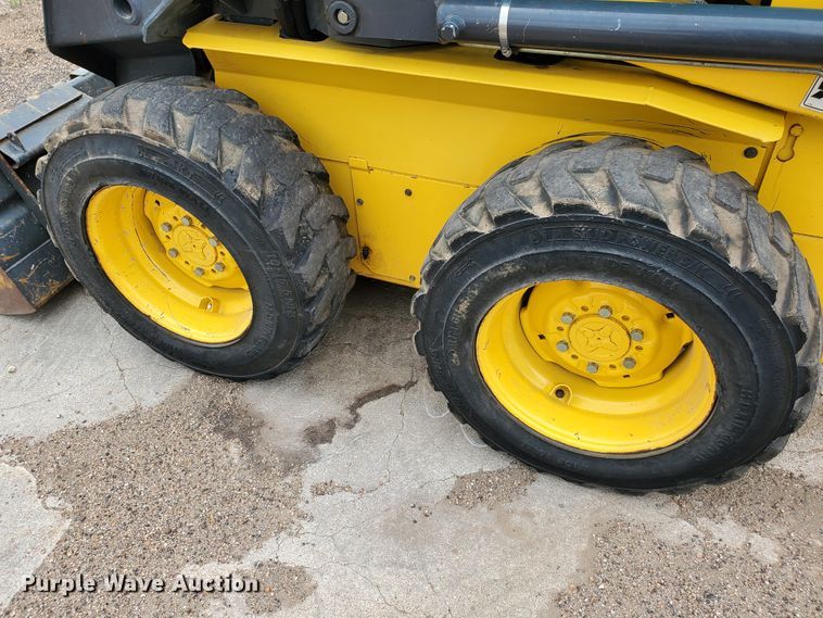 image for item H1751 2003 New Holland LS150  skid steer loader