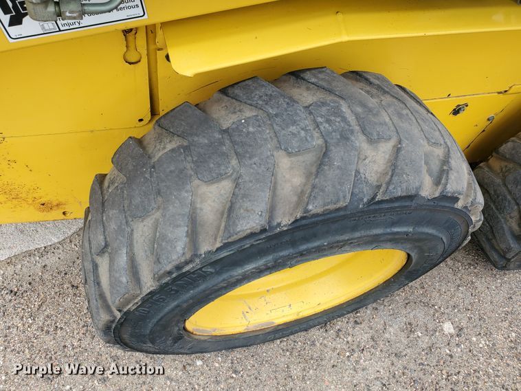 image for item H1751 2003 New Holland LS150  skid steer loader