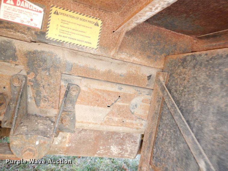 image for item HA9777 2001 Ford F450 Super Duty  dump truck