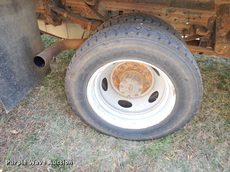 image for item HA9777 2001 Ford F450 Super Duty  dump truck