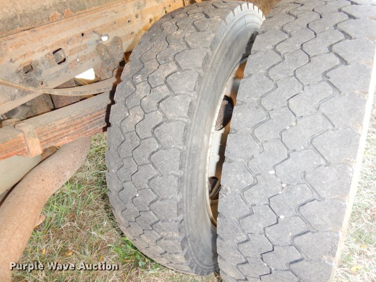 image for item HA9777 2001 Ford F450 Super Duty  dump truck