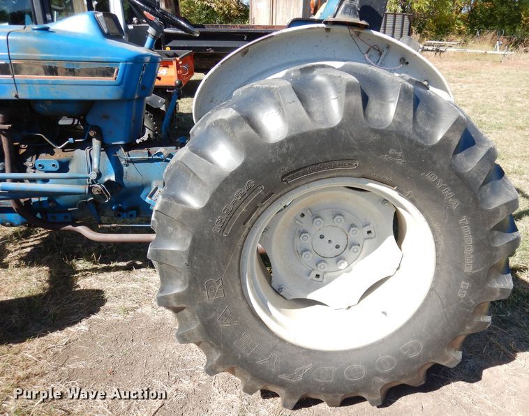 image for item HA9781 1985 Ford 4610  tractor