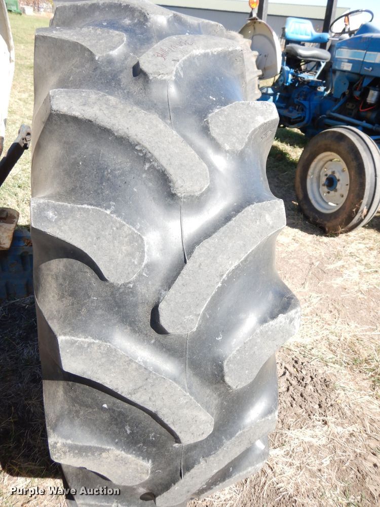 image for item HA9781 1985 Ford 4610  tractor