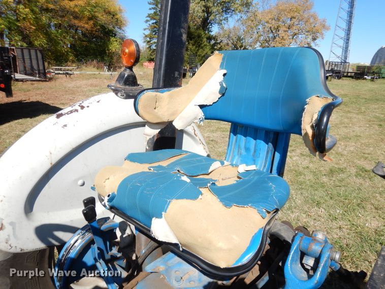 image for item HA9781 1985 Ford 4610  tractor