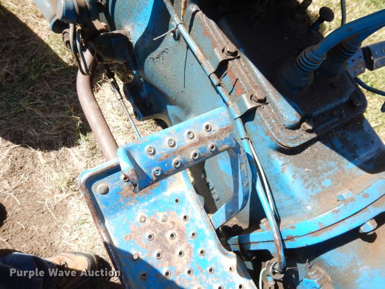 image for item HA9781 1985 Ford 4610  tractor