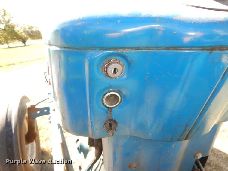 image for item HA9781 1985 Ford 4610  tractor