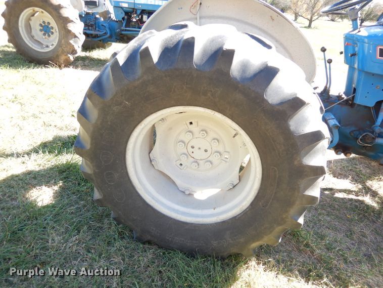 image for item HA9781 1985 Ford 4610  tractor
