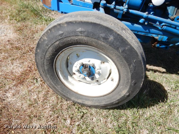 image for item HA9782 1983 Ford 4610  tractor