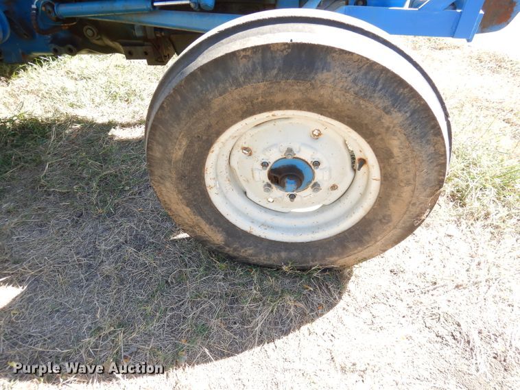 image for item HA9782 1983 Ford 4610  tractor