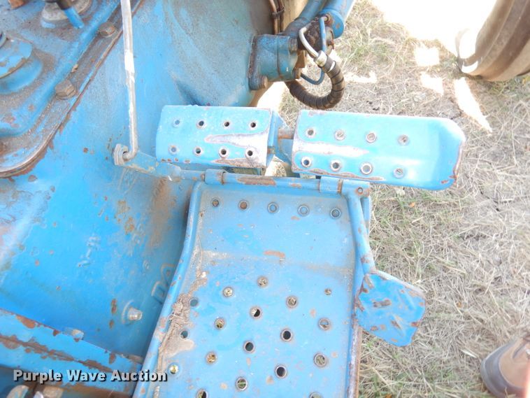 image for item HA9782 1983 Ford 4610  tractor