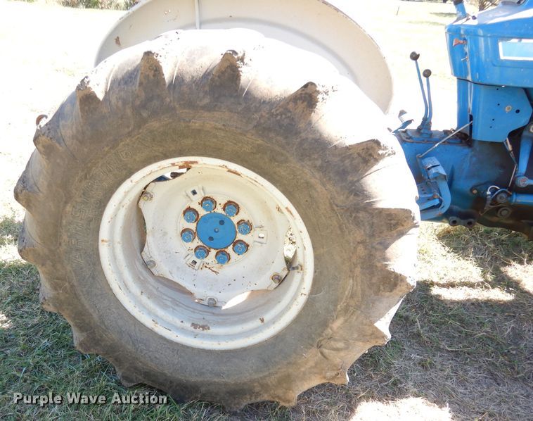 image for item HA9782 1983 Ford 4610  tractor