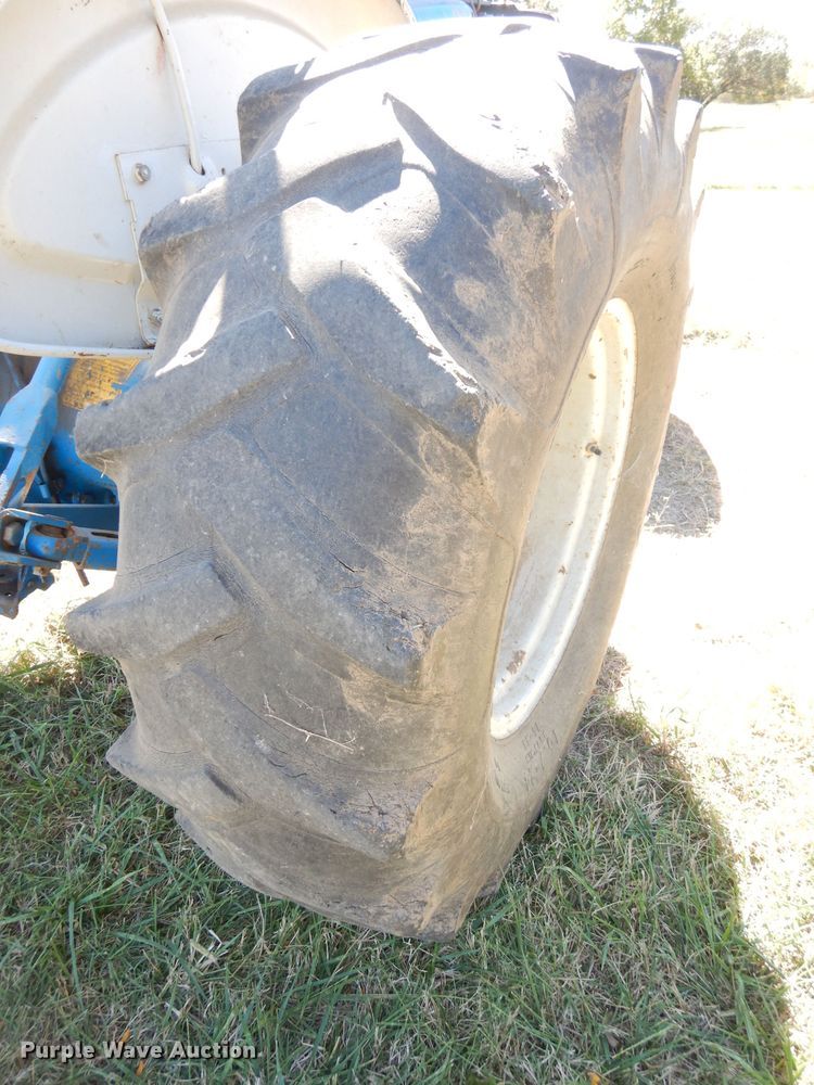 image for item HA9782 1983 Ford 4610  tractor