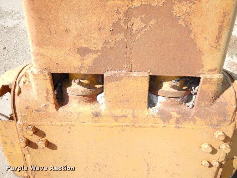 image for item HA9857 1973 Caterpillar D6C dozer winch